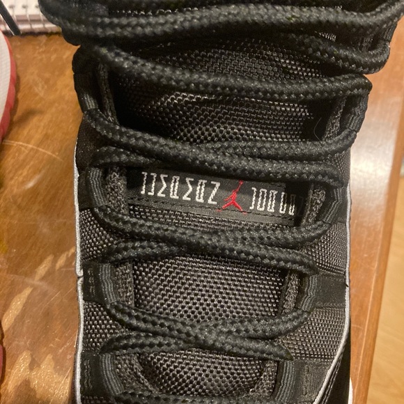 Air Jordan 11 Breds main image 8